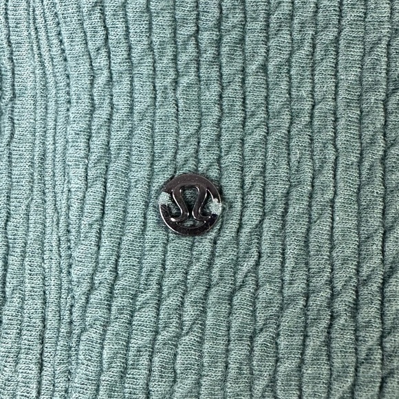 Lululemon On Repeat Mock Neck in Smoke Green Size 8 - Picture 7 of 7